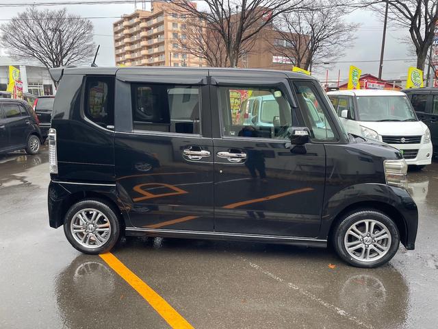 N-BOXカスタム G・Lパッケージ 車検2年 4WD パワースライドドア プッシュスタート スマートキー 純正アルミホイール エンジンスターター カロッツェリアナビテレビ オートエアコン フォグランプ パワーウィンドウ 電格ドアミラー(7枚目)