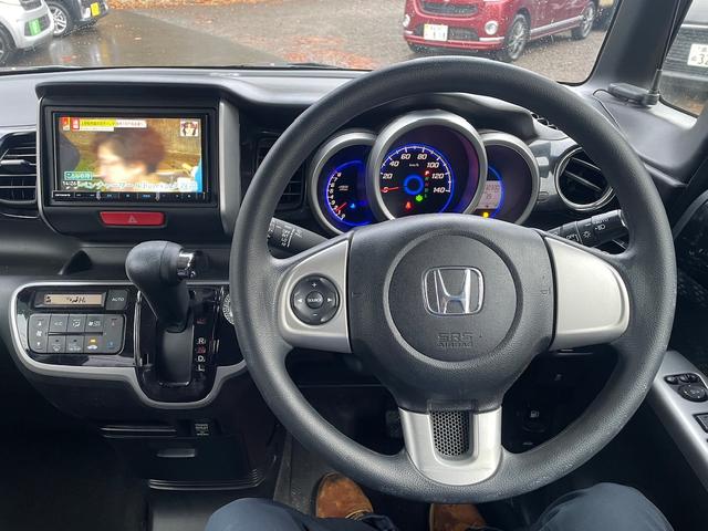 N-BOXカスタム G・Lパッケージ 車検2年 4WD パワースライドドア プッシュスタート スマートキー 純正アルミホイール エンジンスターター カロッツェリアナビテレビ オートエアコン フォグランプ パワーウィンドウ 電格ドアミラー(9枚目)