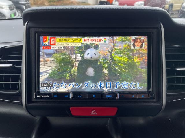 N-BOXカスタム G・Lパッケージ 車検2年 4WD パワースライドドア プッシュスタート スマートキー 純正アルミホイール エンジンスターター カロッツェリアナビテレビ オートエアコン フォグランプ パワーウィンドウ 電格ドアミラー(17枚目)