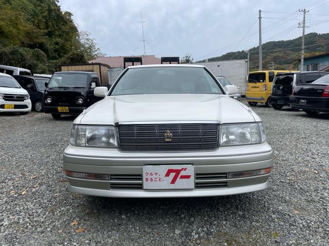 クラウン ロイヤルツーリング(2枚目)