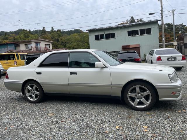 クラウン ロイヤルツーリング(4枚目)