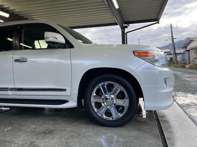 ランドクルーザー ＺＸ　８ナンバー登録車　寒冷地仕様　冷蔵庫　フリップダウンモニター　パワーバックドア　ステアリングシーター　シートヒーター　シートクーラー（15枚目）