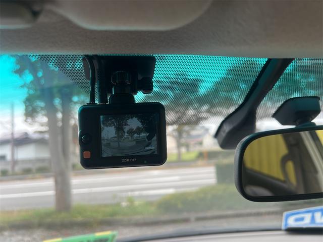 当社でご購入されたお車に限り継続車検時、お値引きさせて頂きます。他社で購入されたお車で、車検整備のみでも大歓迎です。