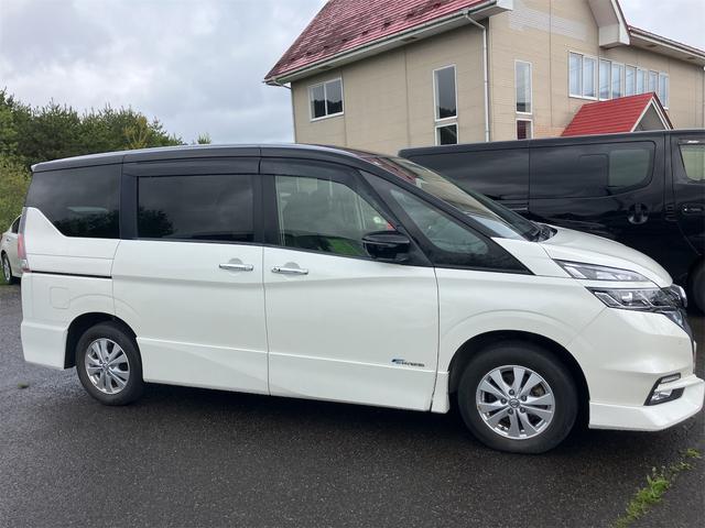 セレナ ハイウェイスター　Ｖセレクション　４ＷＤ　ドライブレコーダー　ＥＴＣ　全周囲カメラ　ナビ　ＴＶ　クリアランスソナー　オートクルーズコントロール　パークアシスト　衝突被害軽減システム　両側電動スライドドア　オートライト（18枚目）