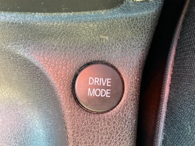 ノート ｅ－パワー　Ｂ　ＦＯＵＲ　４ＷＤ　ＥＴＣ　全周囲カメラ　クリアランスソナー　レーンアシスト　衝突被害軽減システム　オートライト　スマートキー　電動格納ミラー　ＣＶＴ　盗難防止システム　衝突安全ボディ　ＡＢＳ　ＥＳＣ　ＣＤ（7枚目）