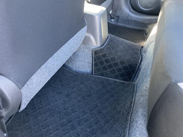 ノート ｅ－パワー　Ｂ　ＦＯＵＲ　４ＷＤ　ＥＴＣ　全周囲カメラ　クリアランスソナー　レーンアシスト　衝突被害軽減システム　オートライト　スマートキー　電動格納ミラー　ＣＶＴ　盗難防止システム　衝突安全ボディ　ＡＢＳ　ＥＳＣ　ＣＤ（27枚目）