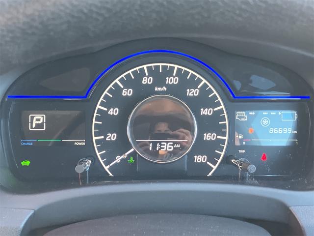 ノート ｅ－パワー　Ｂ　ＦＯＵＲ　４ＷＤ　ＥＴＣ　全周囲カメラ　クリアランスソナー　レーンアシスト　衝突被害軽減システム　オートライト　スマートキー　電動格納ミラー　ＣＶＴ　盗難防止システム　衝突安全ボディ　ＡＢＳ　ＥＳＣ　ＣＤ（33枚目）