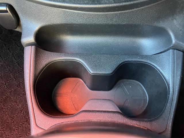 ノート ｅ－パワー　Ｂ　ＦＯＵＲ　４ＷＤ　ＥＴＣ　全周囲カメラ　クリアランスソナー　レーンアシスト　衝突被害軽減システム　オートライト　スマートキー　電動格納ミラー　ＣＶＴ　盗難防止システム　衝突安全ボディ　ＡＢＳ　ＥＳＣ　ＣＤ（35枚目）