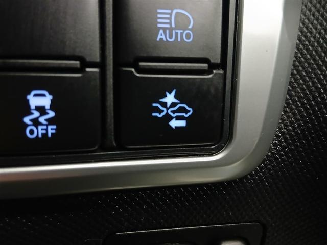 車両が前方の障害物や車両を感知するためにカメラやレーダーを利用し、衝突の危険がある場合にはドライバーに警告を出したり、自動的にブレーキを作動させる機能を備えています