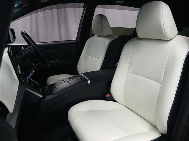 ゆとりある前席スペースで、運転席・助手席ともに快適なドライブを楽しめます。