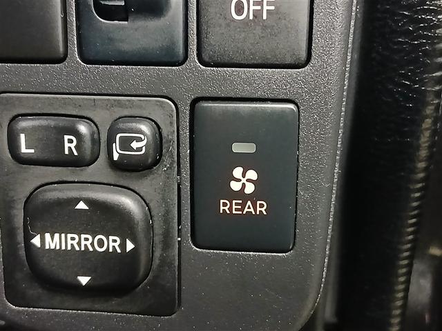 ハイゼットカーゴ クルーズターボ　４ＷＤ　寒冷地　衝突被害軽減システム　メモリーナビ　バックカメラ　５速マニュアル　フルセグ　ＬＥＤヘッドランプ　アイドリングストップ　ＥＴＣ　キーレス　横滑り防止機能　ワンオーナー（22枚目）