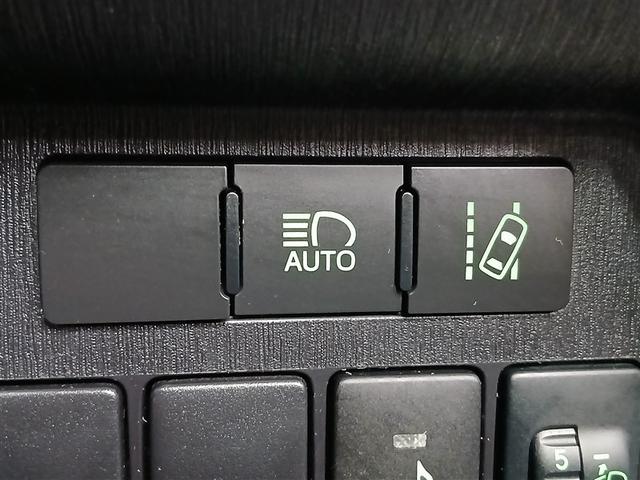 プリウスα Ｓ　Ｌセレクション　衝突被害軽減システム　メモリーナビ　バックカメラ　ワンセグ　スマートキー　オートクルーズコントロール　ＥＴＣ　盗難防止装置　キーレス　横滑り防止機能　ハイブリッド（20枚目）