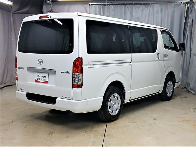 ハイエースバン ロングスーパーGL 4WD 寒冷地 衝突被害軽減システム ディーゼル メモリーナビ バックカメラ フルセグ LEDヘッドランプ スマートキー ETC 盗難防止装置 キーレス 横滑り防止機能 ワンオーナー(3枚目)