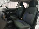 前席は広々とした設計で、コンパクトカーとは思えない快適な乗り心地です