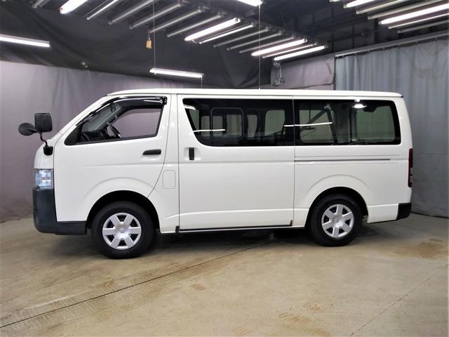 ハイエースバン DX 4WD 寒冷地 衝突被害軽減システム ディーゼル 盗難防止装置 キーレス 横滑り防止機能 3列シート ベンチシート 乗車定員9人(2枚目)