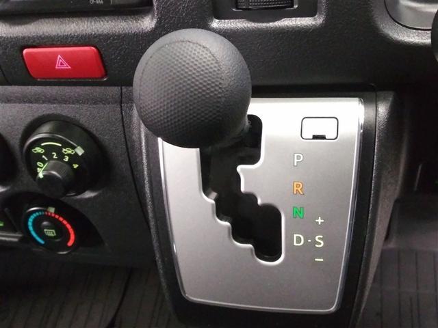 ハイエースバン DX 4WD 寒冷地 衝突被害軽減システム ディーゼル 盗難防止装置 キーレス 横滑り防止機能 3列シート ベンチシート 乗車定員9人(12枚目)