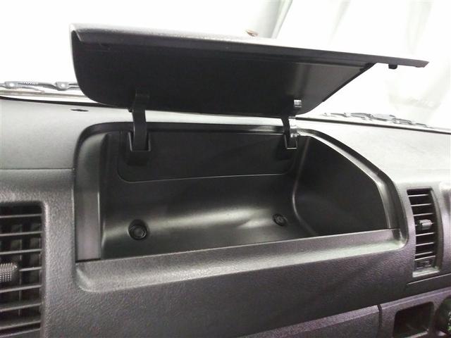 ハイエースバン DX 4WD 寒冷地 衝突被害軽減システム ディーゼル 盗難防止装置 キーレス 横滑り防止機能 3列シート ベンチシート 乗車定員9人(24枚目)