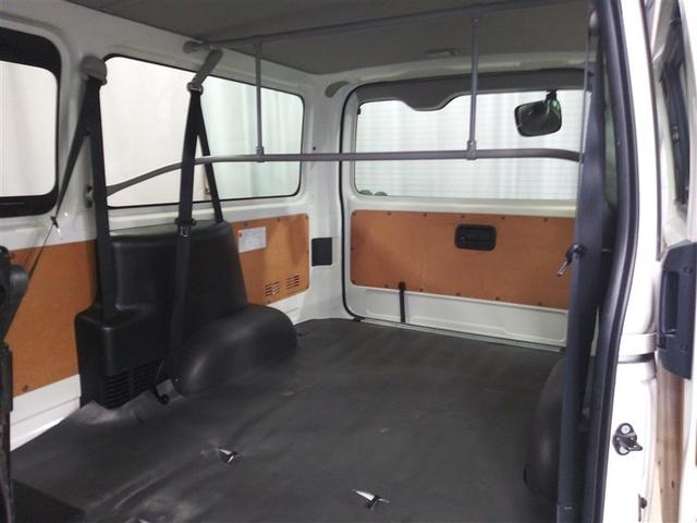 ハイエースバン DX 4WD 寒冷地 衝突被害軽減システム ディーゼル 盗難防止装置 キーレス 横滑り防止機能 3列シート ベンチシート 乗車定員9人(32枚目)