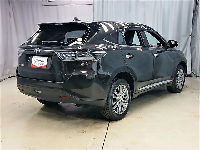 ハリアー プレミアム　４ＷＤ　寒冷地　衝突被害軽減システム　メモリーナビ　バックカメラ　フルセグ　ＬＥＤヘッドランプ　アルミホイール　スマートキー　オートクルーズコントロール　アイドリングストップ　ＥＴＣ　盗難防止装置（3枚目）