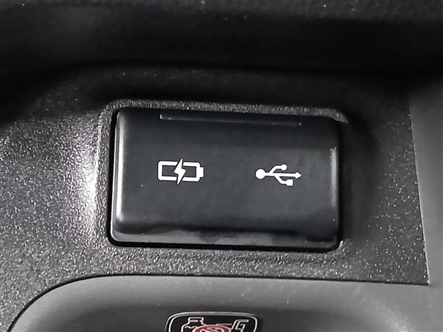 シエンタ ハイブリッドＧ　４ＷＤ　衝突被害軽減システム　バックカメラ　両側電動スライド　ＬＥＤヘッドランプ　スマートキー　オートクルーズコントロール　ＥＴＣ　盗難防止装置　キーレス　横滑り防止機能　３列シート　乗車定員７人（22枚目）