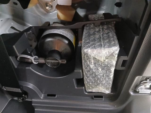 シエンタ ハイブリッドＧ　４ＷＤ　衝突被害軽減システム　バックカメラ　両側電動スライド　ＬＥＤヘッドランプ　スマートキー　オートクルーズコントロール　ＥＴＣ　盗難防止装置　キーレス　横滑り防止機能　３列シート　乗車定員７人（33枚目）