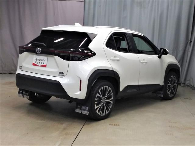 ヤリスクロス ハイブリッドZ 4WD 寒冷地 衝突被害軽減システム メモリーナビ バックカメラ フルセグ LEDヘッドランプ アルミホイール スマートキー オートクルーズコントロール ETC 盗難防止装置 電動シート キーレス(3枚目)