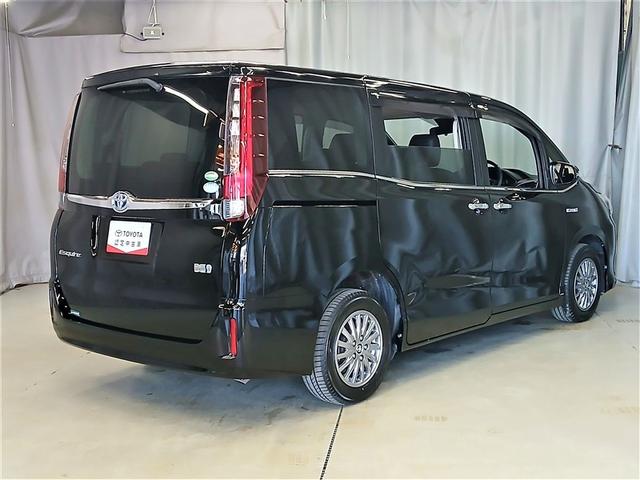 エスクァイア ＧＩ　寒冷地　衝突被害軽減システム　メモリーナビ　バックカメラ　両側電動スライド　フルセグ　ＨＩＤヘッドライト　フルエアロ　アルミホイール　後席モニター　スマートキー　オートクルーズコントロール　ＥＴＣ（3枚目）