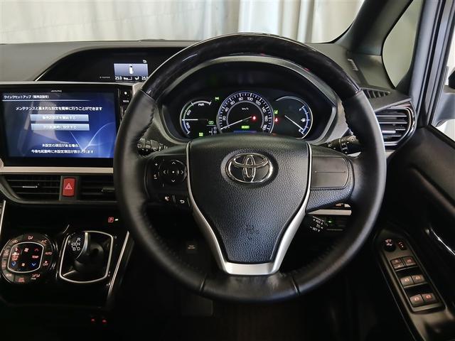 エスクァイア ＧＩ　寒冷地　衝突被害軽減システム　メモリーナビ　バックカメラ　両側電動スライド　フルセグ　ＨＩＤヘッドライト　フルエアロ　アルミホイール　後席モニター　スマートキー　オートクルーズコントロール　ＥＴＣ（10枚目）