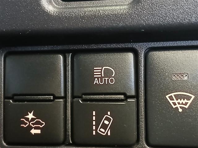 エスクァイア ＧＩ　寒冷地　衝突被害軽減システム　メモリーナビ　バックカメラ　両側電動スライド　フルセグ　ＨＩＤヘッドライト　フルエアロ　アルミホイール　後席モニター　スマートキー　オートクルーズコントロール　ＥＴＣ（21枚目）