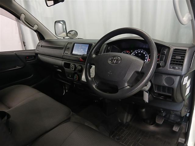 ハイエースバン ＤＸ　４ＷＤ　寒冷地　ディーゼル　メモリーナビ　バックカメラ　ワンセグ　ＥＴＣ　盗難防止装置　キーレス　横滑り防止機能　３列シート　ベンチシート　乗車定員９人（27枚目）