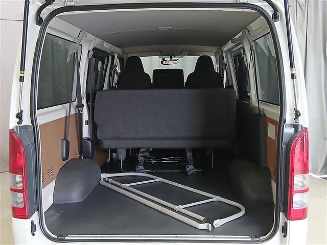 ハイエースバン ＤＸ　４ＷＤ　寒冷地　ディーゼル　メモリーナビ　バックカメラ　ワンセグ　ＥＴＣ　盗難防止装置　キーレス　横滑り防止機能　３列シート　ベンチシート　乗車定員９人（33枚目）