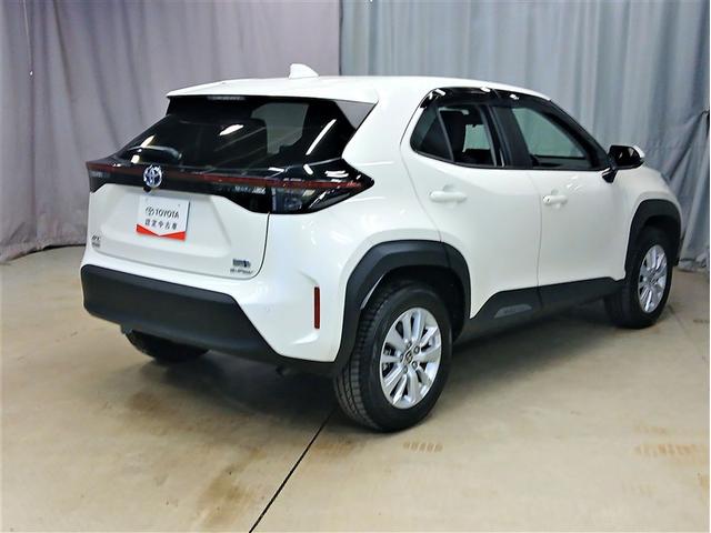 ヤリスクロス ハイブリッドＧ　４ＷＤ　寒冷地　衝突被害軽減システム　バックカメラ　フルセグ　アルミホイール　スマートキー　オートクルーズコントロール　盗難防止装置　キーレス　横滑り防止機能　ハイブリッド（3枚目）