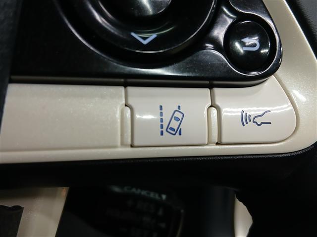 プリウス Ｓセーフティプラス　４ＷＤ　寒冷地　衝突被害軽減システム　メモリーナビ　バックカメラ　フルセグ　ＬＥＤヘッドランプ　アルミホイール　スマートキー　オートクルーズコントロール　ＥＴＣ　盗難防止装置　キーレス　横滑り防止機能（19枚目）