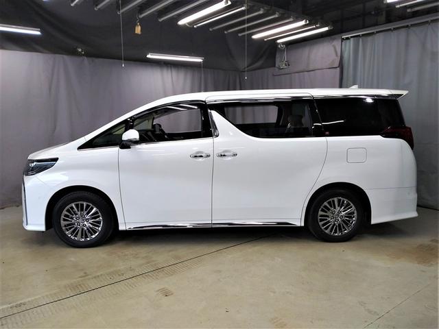 アルファードハイブリッド エグゼクティブラウンジS 4WD 寒冷地 衝突被害軽減システム メモリーナビ バックカメラ 両側電動スライド フルセグ 革シート サンルーフ LEDヘッドランプ アルミホイール 後席モニター スマートキー ETC 盗難防止装置(2枚目)