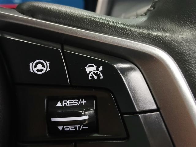 クルーズコントロール装備　アクセルを踏むことなく車速を一定キープ。高速道路も楽々走行できます。