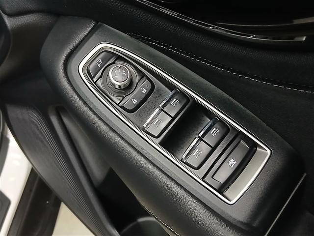 快適なドライブを支えるパワーウィンドウ機能を搭載。ドライバー席から全席の窓をコントロールできるので、ファミリーや仲間とのドライブでも安心です