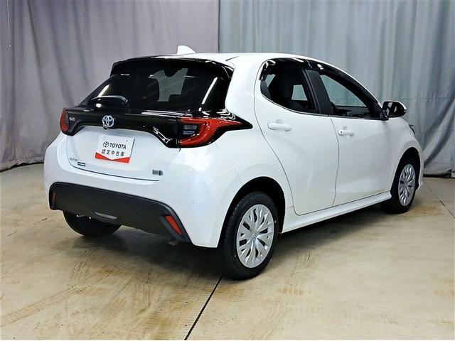 ヤリス ハイブリッドZ 4WD 寒冷地 衝突被害軽減システム バックカメラ LEDヘッドランプ スマートキー オートクルーズコントロール ETC 盗難防止装置 キーレス 横滑り防止機能 ワンオーナー ハイブリッド(3枚目)