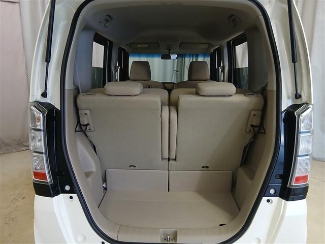 コンパクトなボディながら、ラゲッジルームはしっかりとした収納力を確保