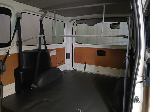 ハイエースバン DX 4WD 寒冷地 ディーゼル メモリーナビ バックカメラ ワンセグ ETC 盗難防止装置 キーレス 横滑り防止機能 3列シート ベンチシート 乗車定員9人(31枚目)