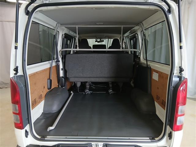 ハイエースバン DX 4WD 寒冷地 ディーゼル メモリーナビ バックカメラ ワンセグ ETC 盗難防止装置 キーレス 横滑り防止機能 3列シート ベンチシート 乗車定員9人(32枚目)