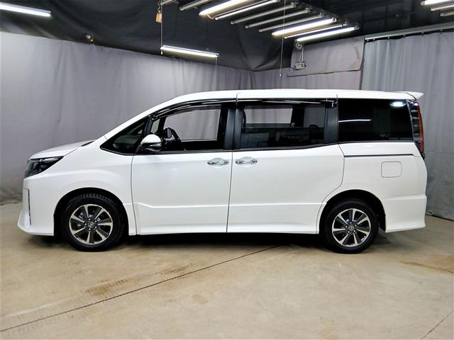 ノア Si ダブルバイビー 4WD 寒冷地 衝突被害軽減システム メモリーナビ バックカメラ 両側電動スライド フルセグ LEDヘッドランプ アルミホイール スマートキー オートクルーズコントロール アイドリングストップ ETC(2枚目)