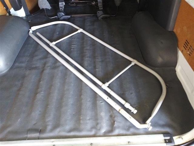 ハイエースバン DX 4WD 寒冷地 ディーゼル メモリーナビ バックカメラ ワンセグ ETC 盗難防止装置 キーレス 横滑り防止機能 3列シート ベンチシート 乗車定員9人(23枚目)