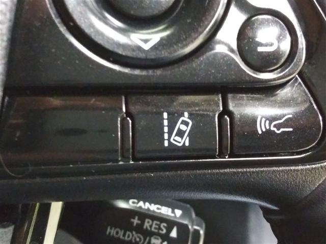 プリウス Ｓ　４ＷＤ　寒冷地　衝突被害軽減システム　メモリーナビ　バックカメラ　ＬＥＤヘッドランプ　アルミホイール　スマートキー　オートクルーズコントロール　ＥＴＣ　盗難防止装置　キーレス　横滑り防止機能（16枚目）