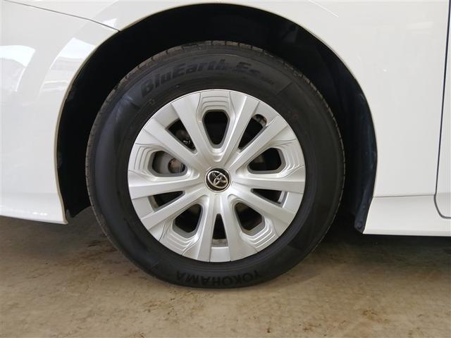 プリウス Ｓ　４ＷＤ　寒冷地　衝突被害軽減システム　メモリーナビ　バックカメラ　ＬＥＤヘッドランプ　アルミホイール　スマートキー　オートクルーズコントロール　ＥＴＣ　盗難防止装置　キーレス　横滑り防止機能（6枚目）