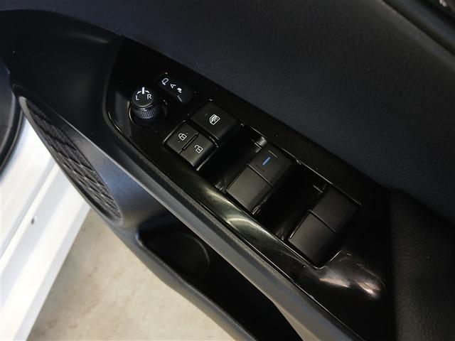 プリウス Ｓ　４ＷＤ　寒冷地　衝突被害軽減システム　メモリーナビ　バックカメラ　ＬＥＤヘッドランプ　アルミホイール　スマートキー　オートクルーズコントロール　ＥＴＣ　盗難防止装置　キーレス　横滑り防止機能（31枚目）