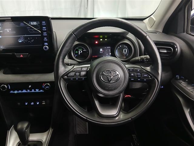 ヤリスクロス ハイブリッドＧ　４ＷＤ　寒冷地　衝突被害軽減システム　メモリーナビ　バックカメラ　フルセグ　ＬＥＤヘッドランプ　アルミホイール　スマートキー　オートクルーズコントロール　ＥＴＣ　盗難防止装置　キーレス　横滑り防止機能（10枚目）