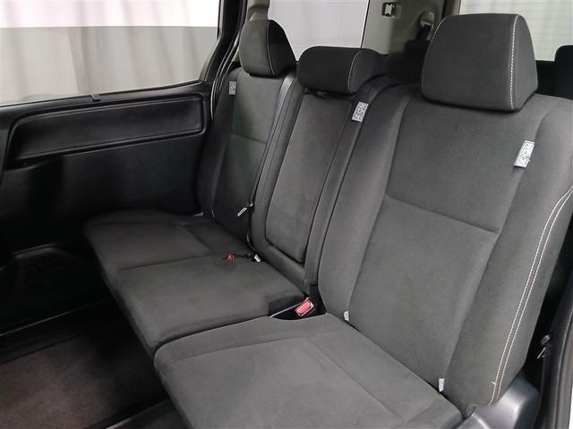 �R��V�[�g�̒��ł��Z�J���h�V�[�g�͓��ɍL�����������A�Ƒ���F�l�Ƃ̈ړ��ɍœK�B��ȃG�A�R����������Ă���A���K��������ɃA�b�v