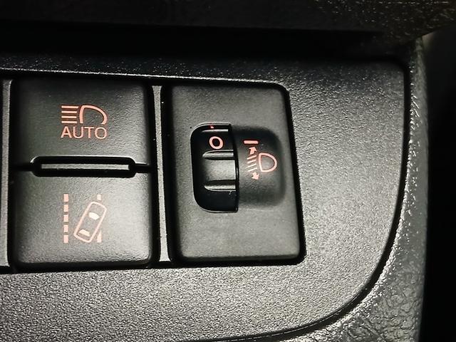 シエンタ ハイブリッド　ファンベースＧ　衝突被害軽減システム　メモリーナビ　バックカメラ　両側電動スライド　フルセグ　ＬＥＤヘッドランプ　アルミホイール　スマートキー　オートクルーズコントロール　ＥＴＣ　盗難防止装置　キーレス　ハイブリッド（27枚目）