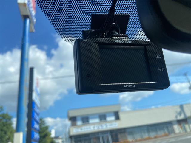 アクア Ｓ　ドライブレコーダー　ＥＴＣ　バックカメラ　ナビ　ＴＶ　オートライト　スマートキー　電動格納ミラー　シートヒーター　ＣＶＴ　衝突安全ボディ　アルミホイール　ＣＤ　ＵＳＢ　ＡＢＳ　ＥＳＣ　エアコン（5枚目）