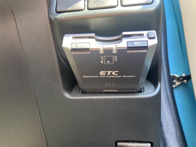 アクア Ｓ　ドライブレコーダー　ＥＴＣ　バックカメラ　ナビ　ＴＶ　オートライト　スマートキー　電動格納ミラー　シートヒーター　ＣＶＴ　衝突安全ボディ　アルミホイール　ＣＤ　ＵＳＢ　ＡＢＳ　ＥＳＣ　エアコン（6枚目）